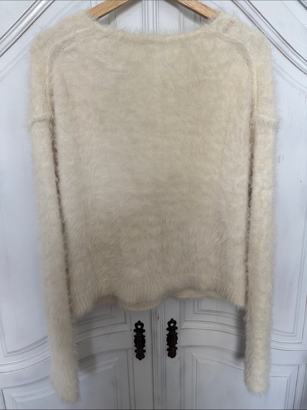 Free People Fuzzy V-Neck Sweater | Cream Ivory | Cozy Soft Knit Size S/P - Picture 3 of 11